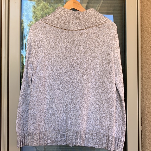 Ann Taylor cardigan sweater size medium - Picture 4 of 13
